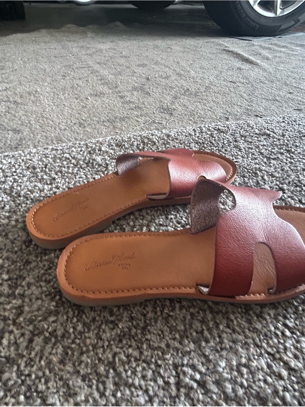 Universal Thread Tan Slide Sandals with Cutout Strap - Picture 2 of 6